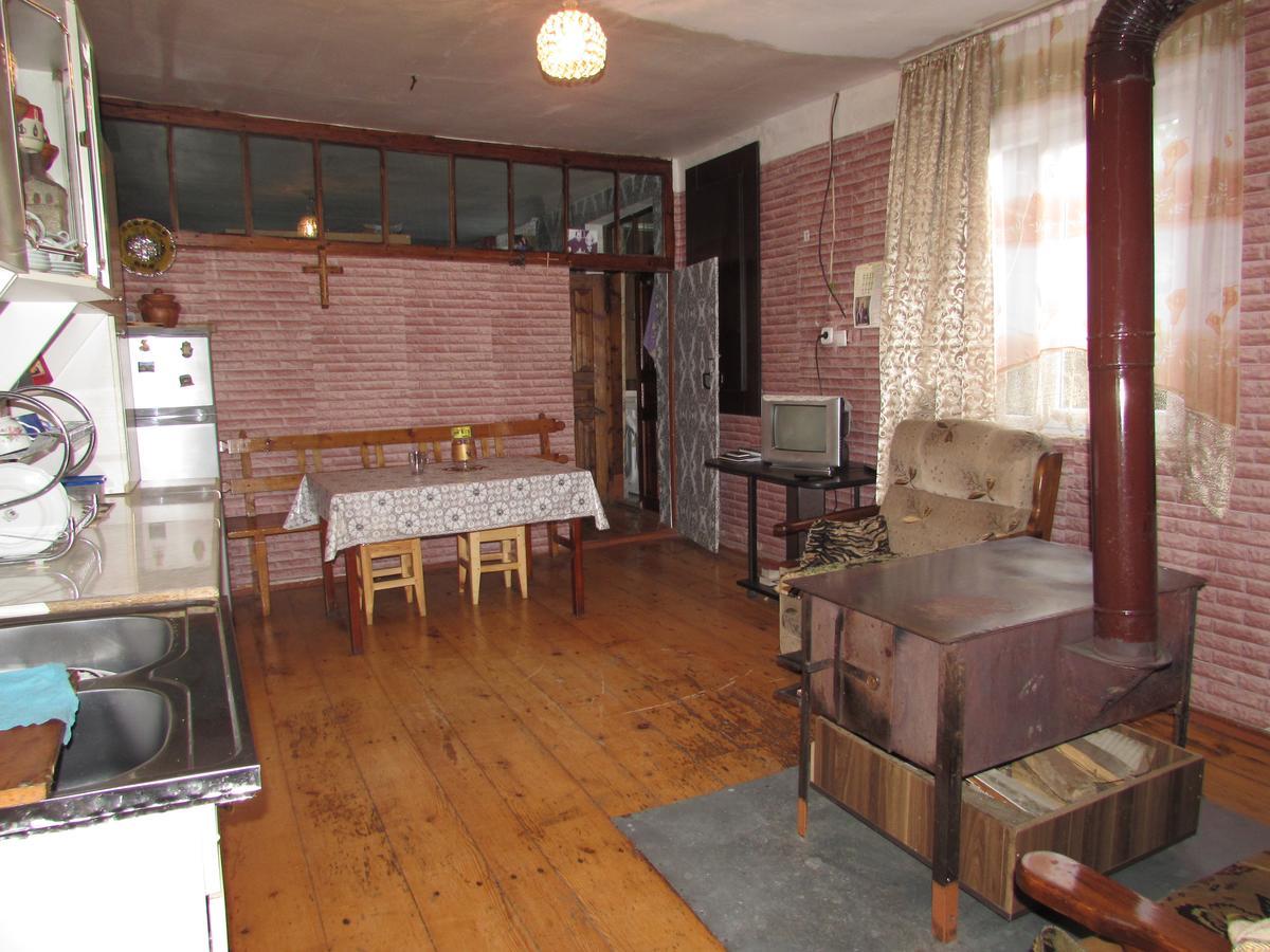 Nora'S Guesthouse Zhabeshi Exterior foto