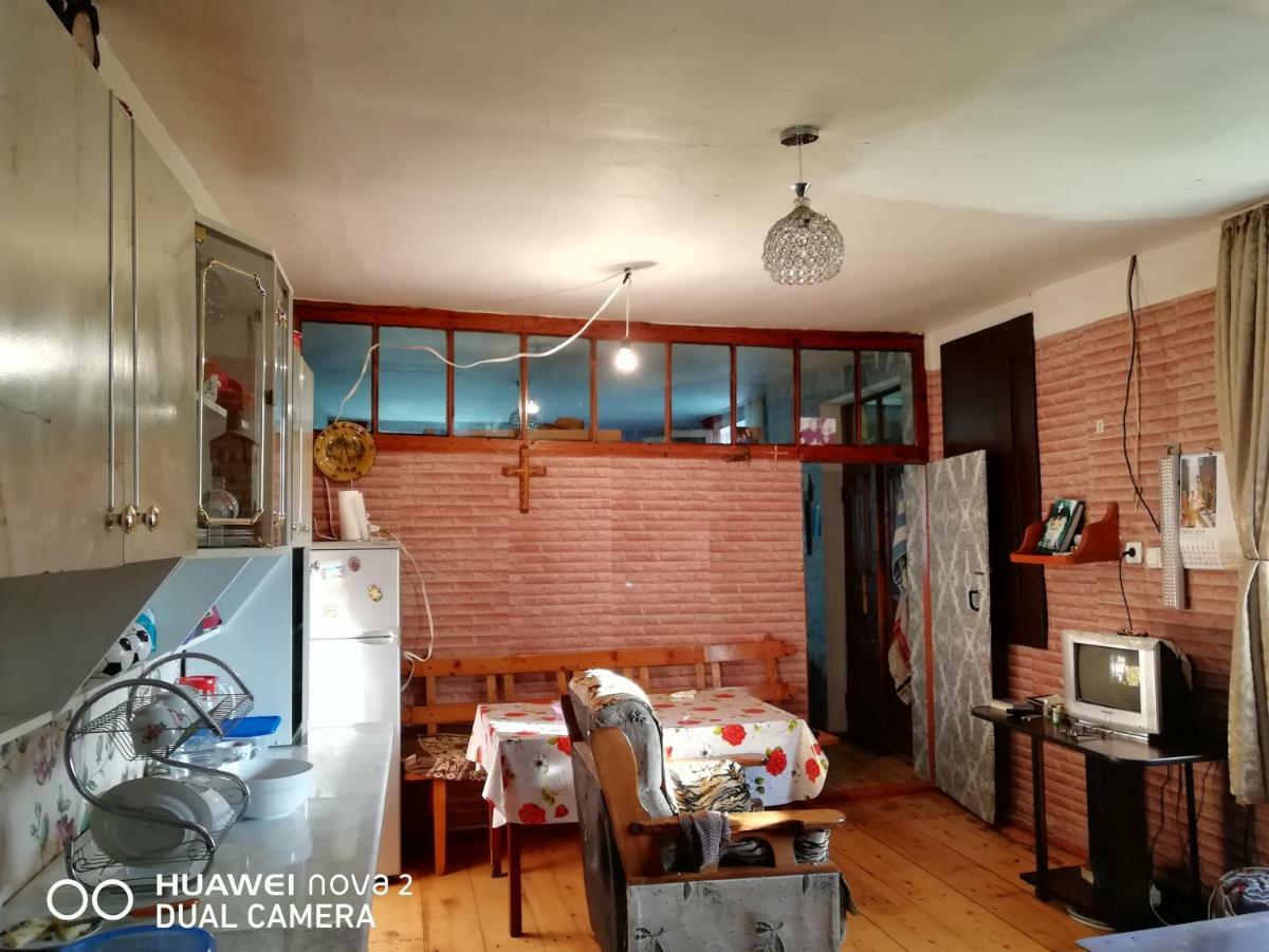Nora'S Guesthouse Zhabeshi Exterior foto